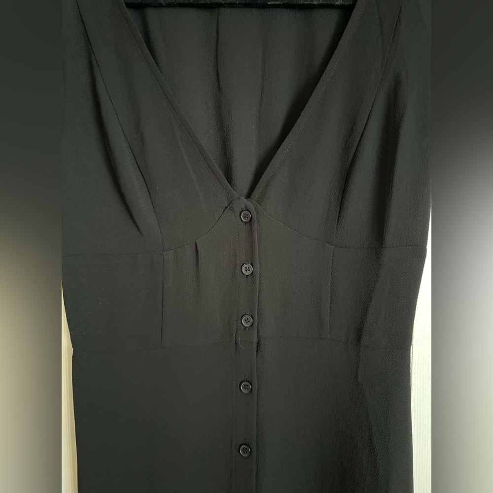 ❤️ 3/$15❤️
H&M crepe ankle length dress - Picture 2 of 14